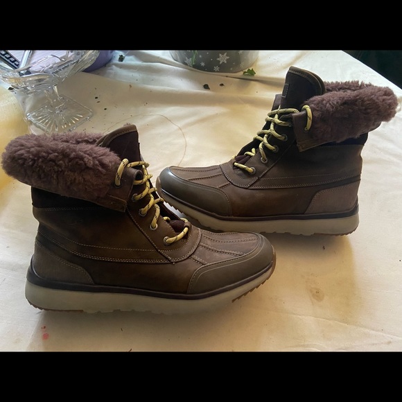 Men’s Size 11 UGG Eliasson Thinsulate Insulation Winter Boots - Picture 1 of 3